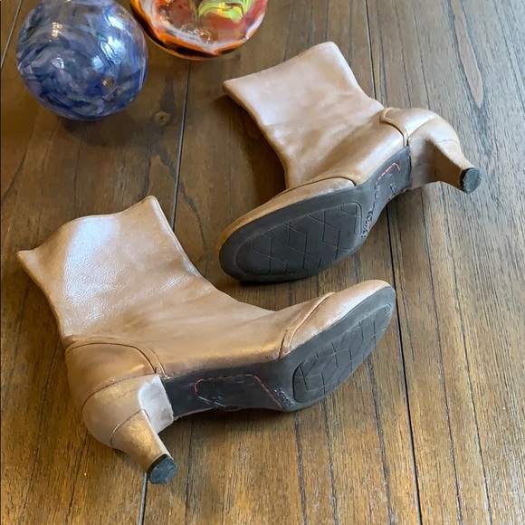 J Shoes Metallic Vamp Boots - Picture 2 of 8